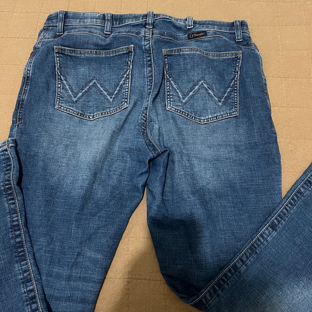Women’s Wrangler Willow boot cut jeans